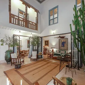 3* Riad Le J