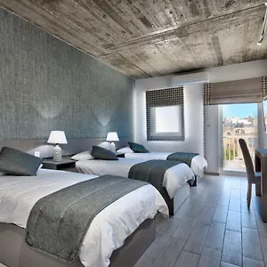 Cozy , Sliema Malta